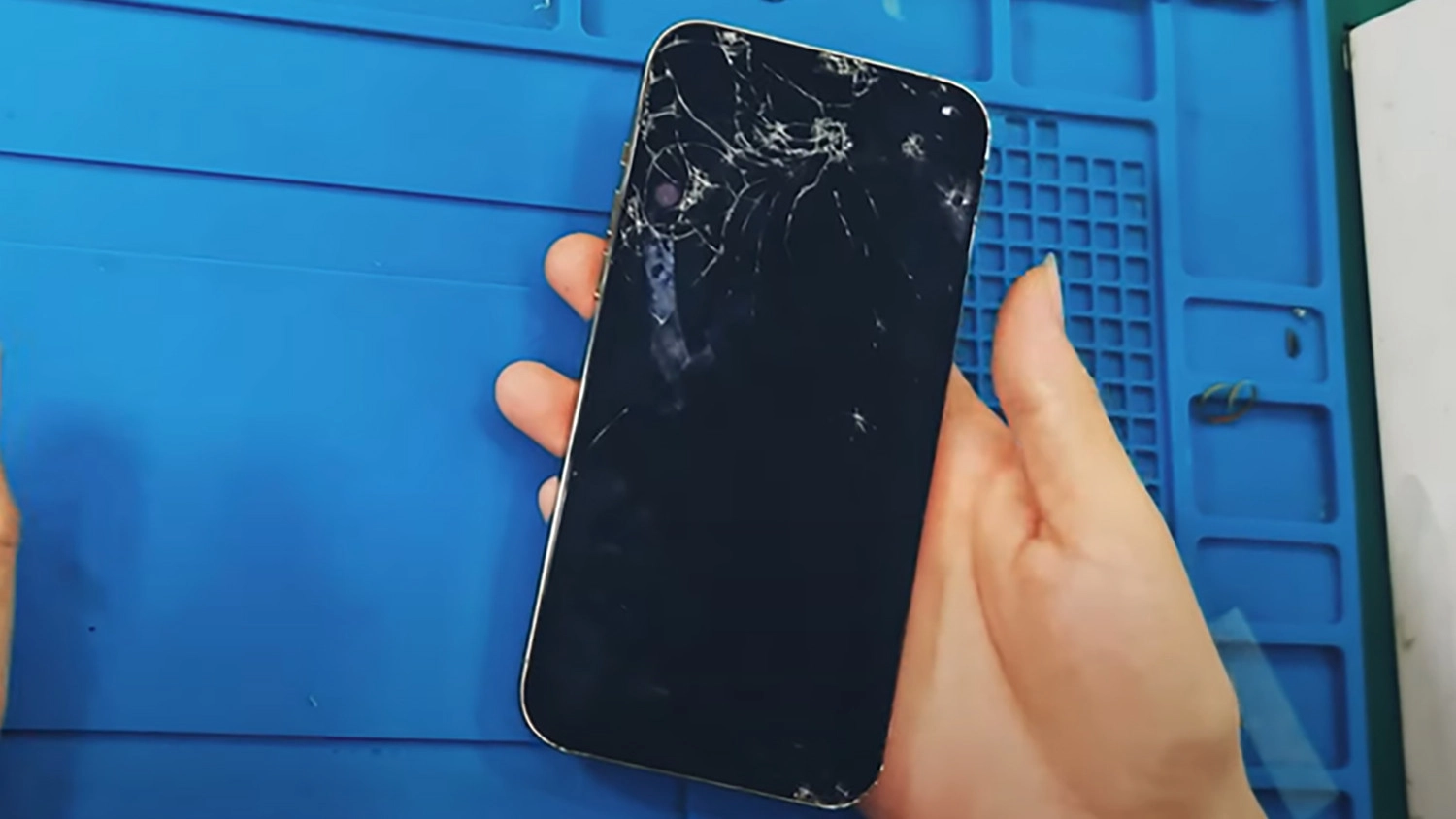 thay cam ung iphone 12 pro max dau hieu.jpg