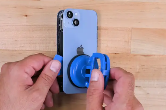 thay kinh lung iphone 14 plus tai hai phong 5