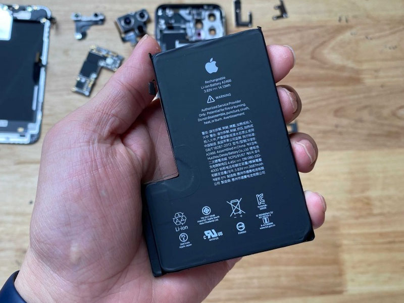 Thay Pin iPhone 12 Pro Max Đà Nẵng