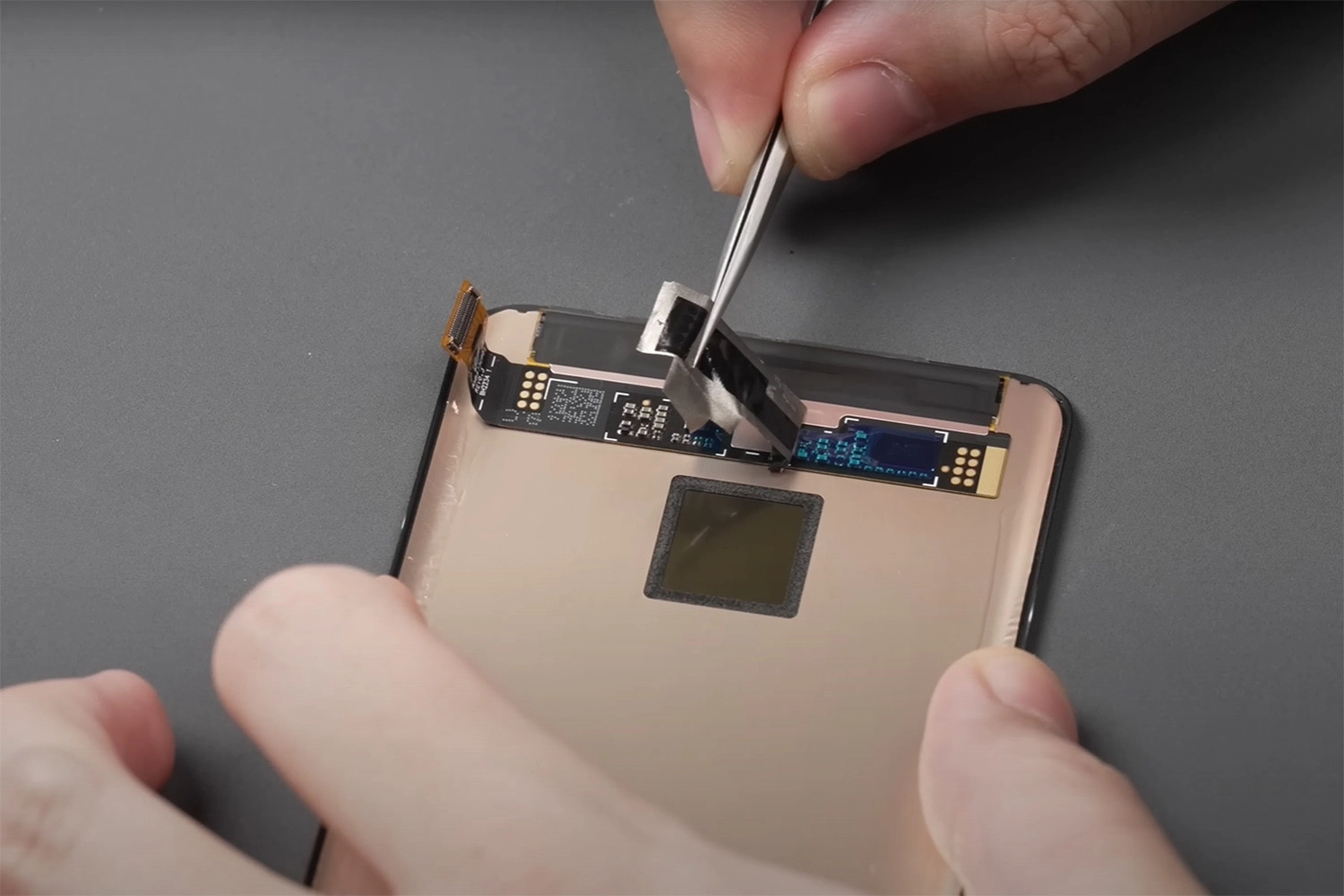 thay man hinh xiaomi 13t 11.jpg