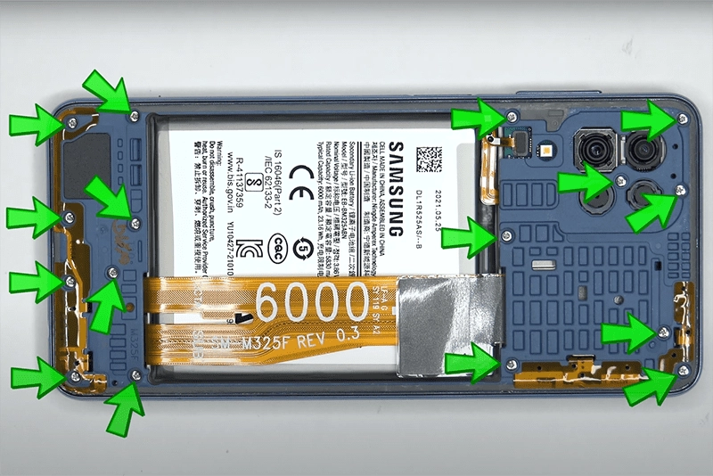 thay pin samsung galaxy m32 02.png