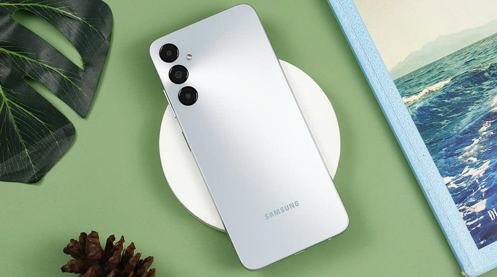 Thay Ép Mặt Kính Samsung Galaxy A05S Tại Đà Nẵng – Đảm Bảo Chất Lượng, Thời Gian Nhanh 12 z7315453984270 1b16e5139055a807914de961ab91254f