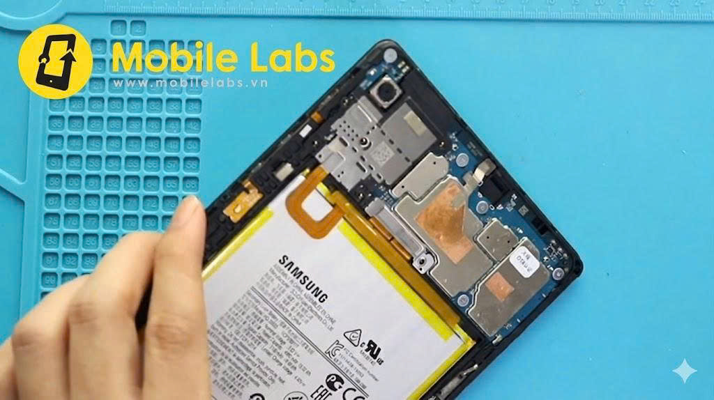 Thay Pin Samsung Galaxy Tab A7 Lite Tại Đà Nẵng – Lấy Liền, Pin Mới Dùng Bền, Giá Tốt 7 z7693762539415 f8a46a2a4ca047d34c4330a159cb9afb