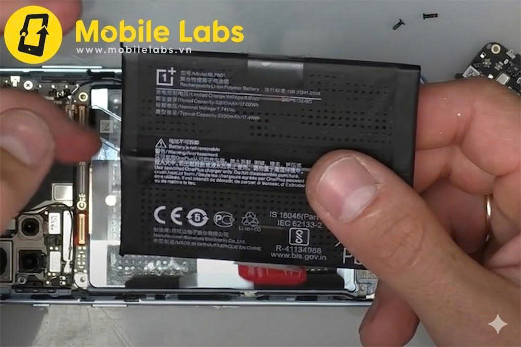 Thay Pin OnePlus 9 Tại Đà Nẵng – Khắc Phục Chai Pin, Tụt Pin Nhanh, Khôi Phục Hiệu Năng Như Mới 8 z7883129851117 f5219691436d9e00d98e4ac83f706050