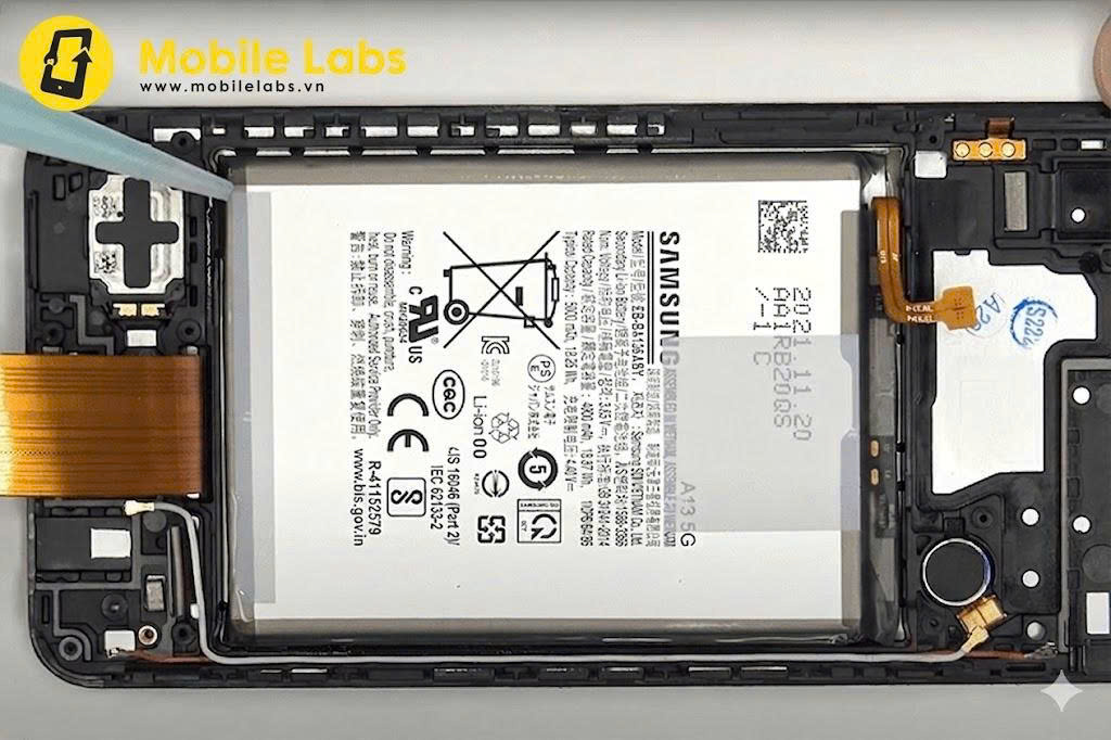 Thay Pin Samsung Galaxy A72 Tại Đà Nẵng – Khôi Phục Thời Lượng Pin Bền Bỉ, Lấy Ngay Chỉ 30–45 Phút 3 z7741646982613 0b0ed216234fa13c4873f4c6c9c26dd5